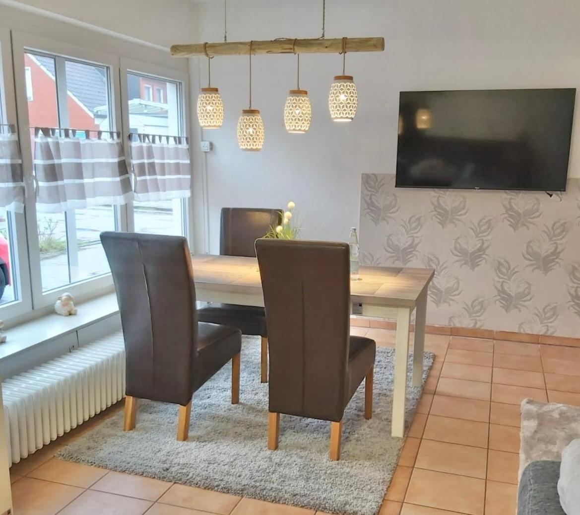 Ferienwohnung Yachthafen De Lorenzo 카롤리넨시엘 외부 사진