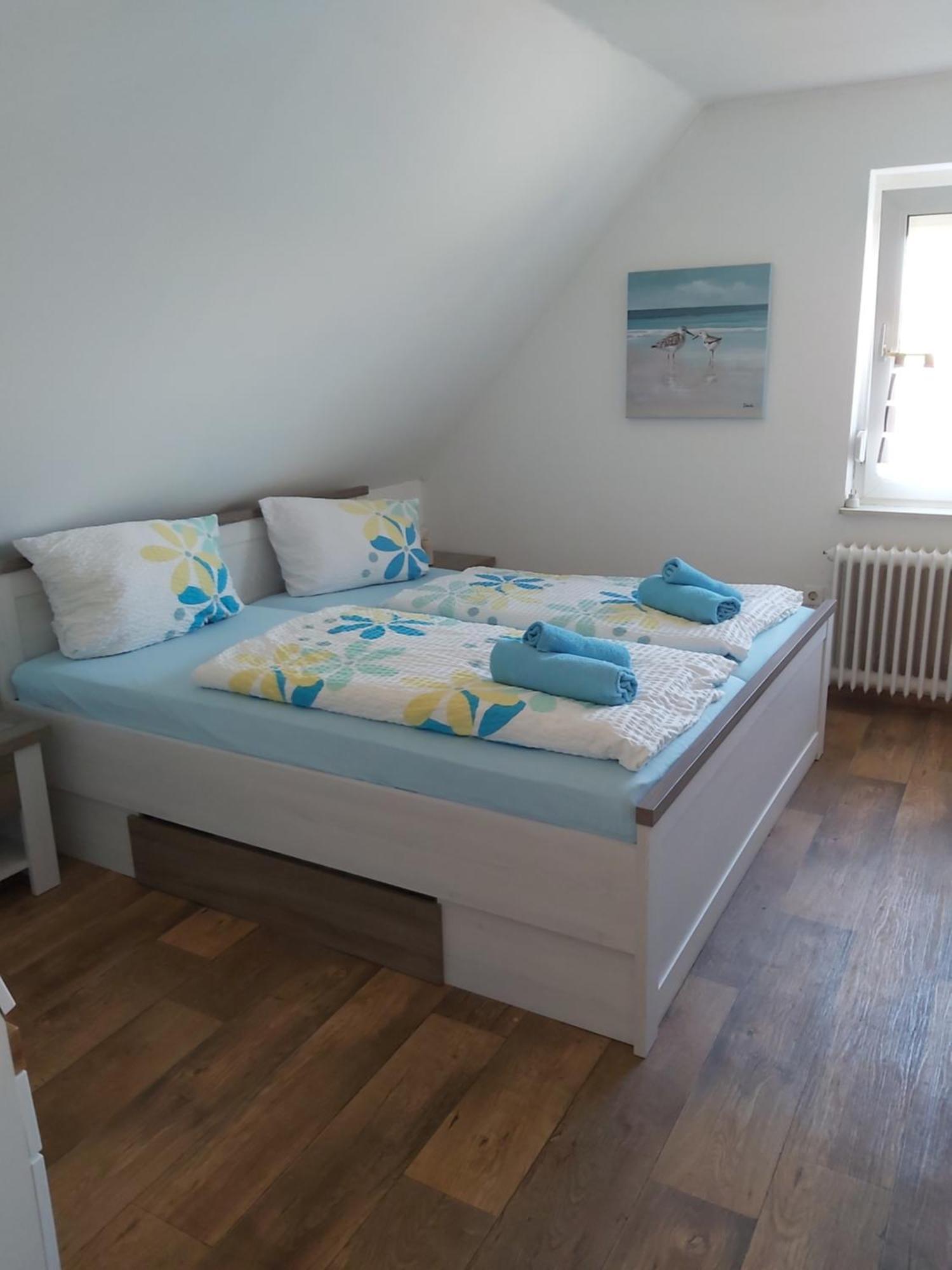 Ferienwohnung Yachthafen De Lorenzo 카롤리넨시엘 외부 사진