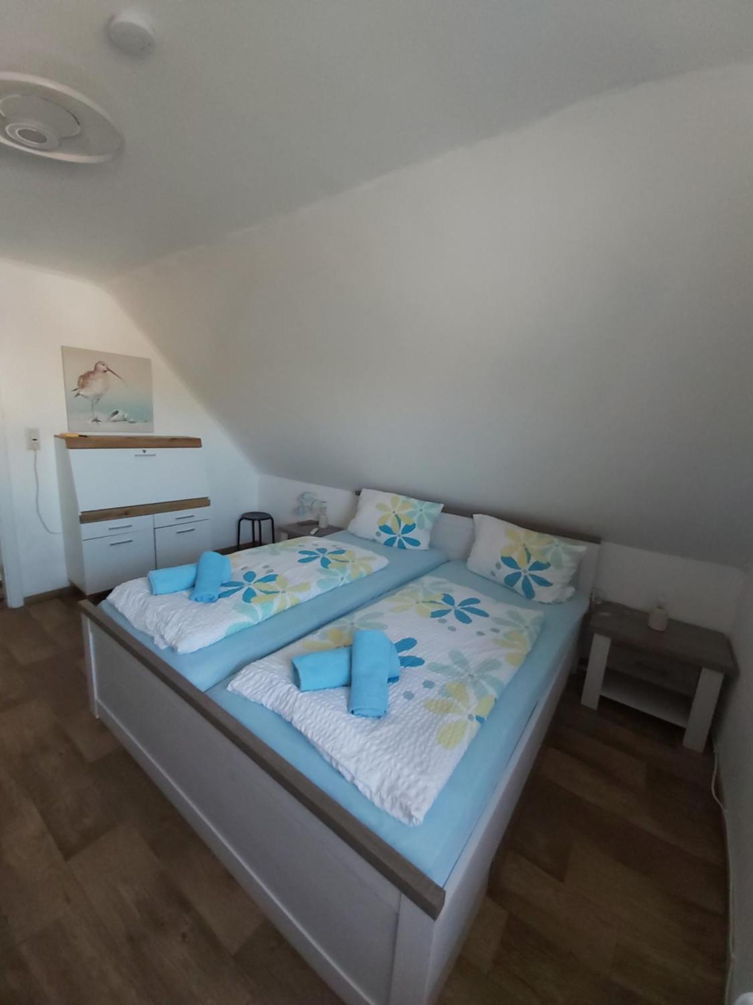 Ferienwohnung Yachthafen De Lorenzo 카롤리넨시엘 외부 사진
